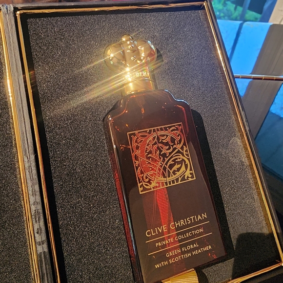 NIB- CLIVE CHRISTIAN PRIVATE COLLECTIO - Picture 3 of 8